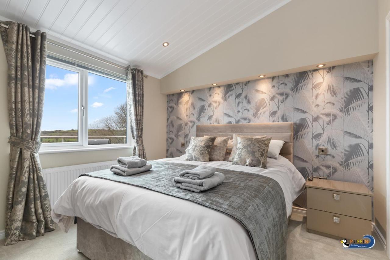 Valley View Lodge - Luxury Lodge, Hot Tub, Close To Beach Penally Exterior foto